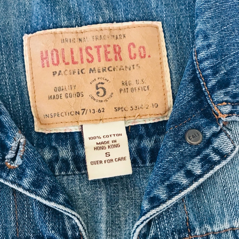 Hollister Denim Jackrt - Picture 2 of 4